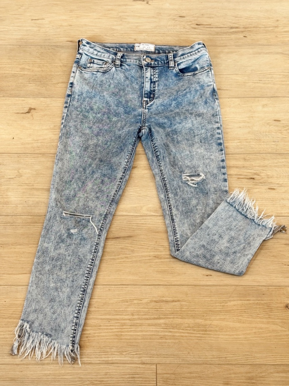 Free People Light Blue Acid Wash Straight Leg Jeans with Frayed Hem